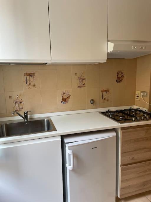 Appartamento In Centro Storico Finale Ligure Exterior photo
